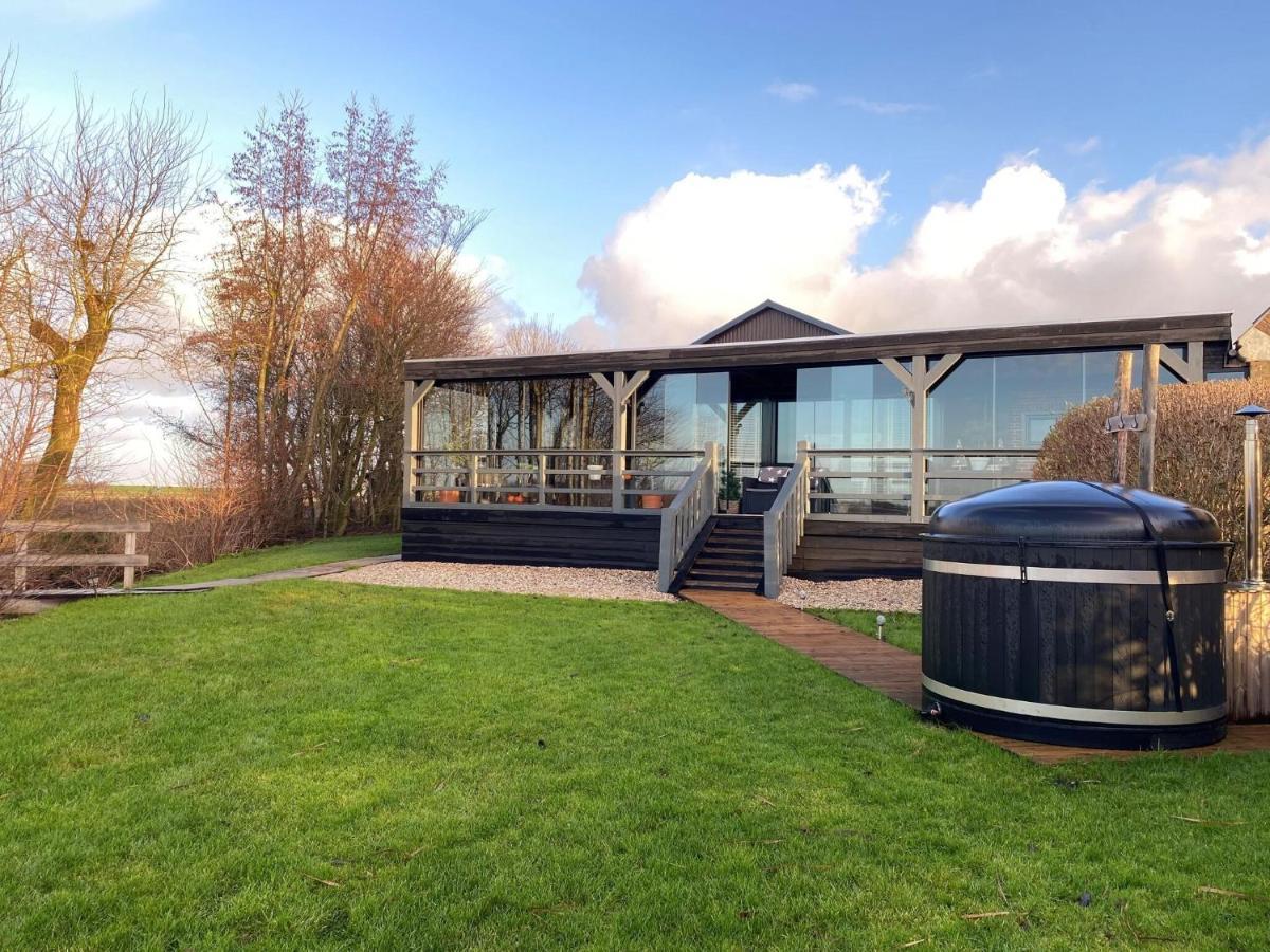 Fantastic Brand New Vacation Home Near The Wadden Paesens Exterior photo